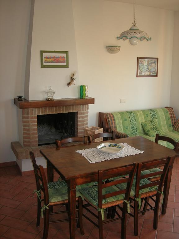 Agriturismo La Valle Del Sole Castiglione d'Orcia Bilik gambar