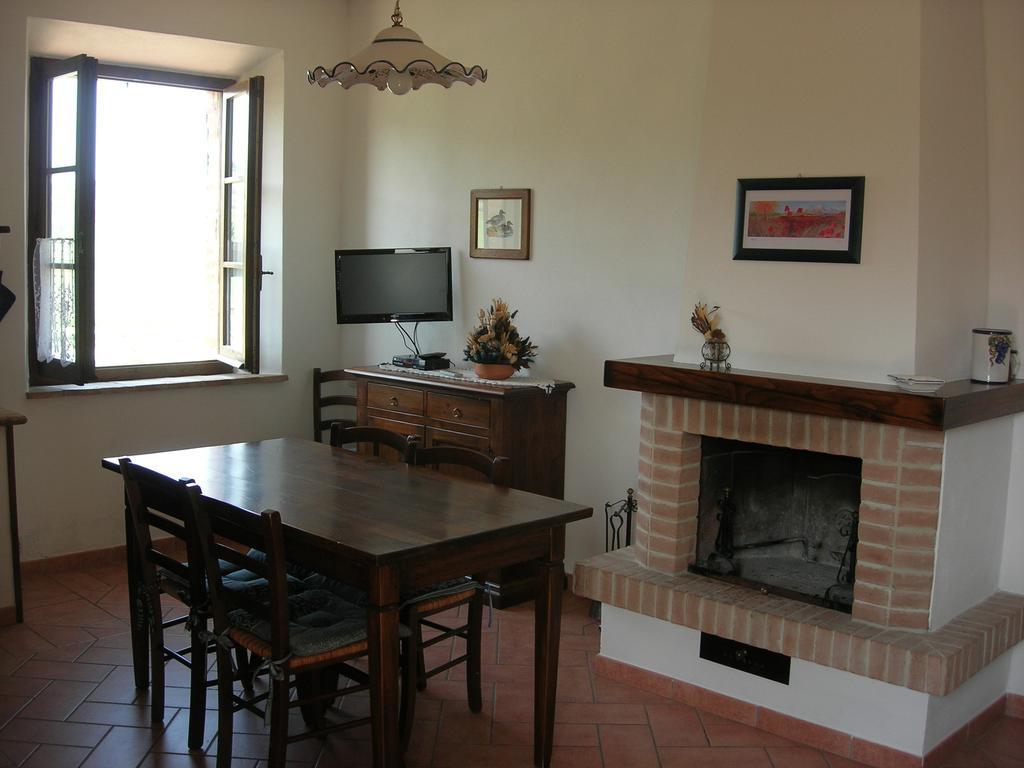 Agriturismo La Valle Del Sole Castiglione d'Orcia Bilik gambar