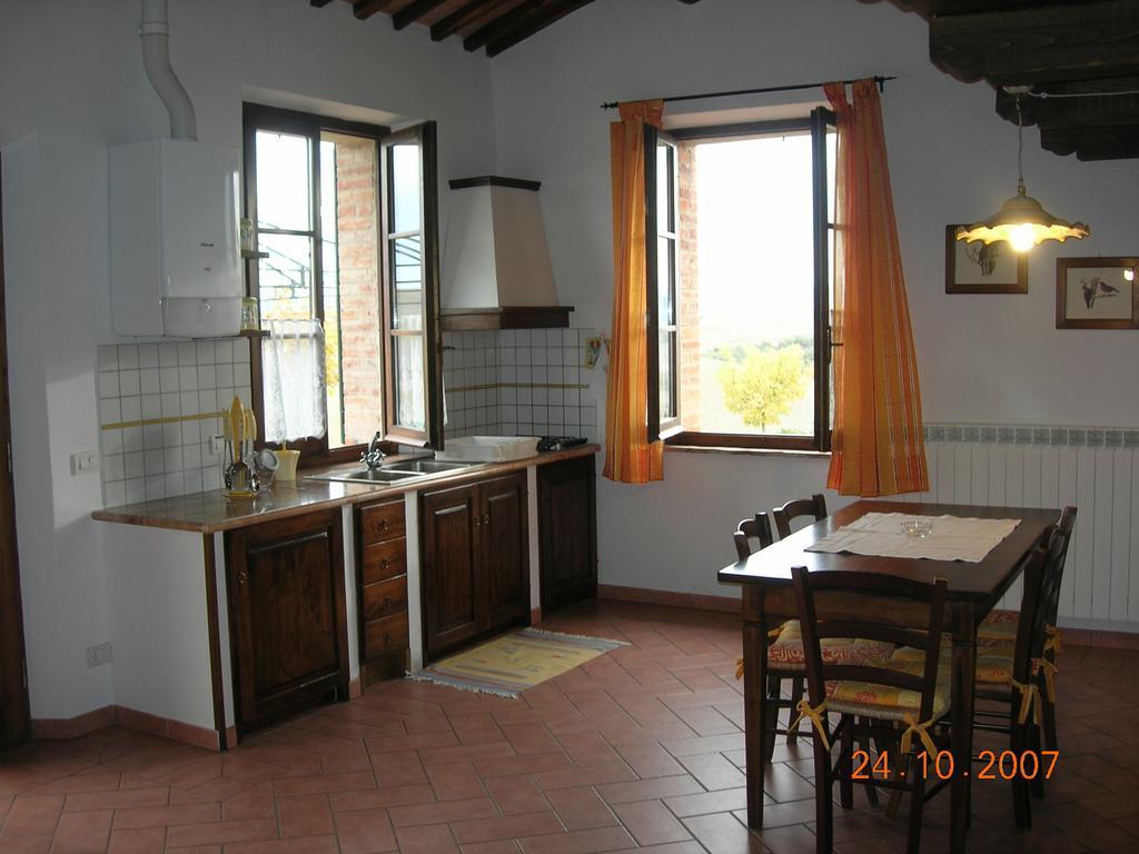 Agriturismo La Valle Del Sole Castiglione d'Orcia Bilik gambar